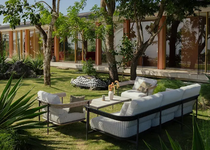 Lebar - Hilltop 3 Bedroom Private With Sauna, Ice Bath And Jacuzzi With Vast Ocean And Volcano Views Uluwatu (Bali)