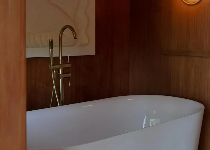 Lebar - Hilltop 3 Bedroom Private With Sauna, Ice Bath And Jacuzzi With Vast Ocean And Volcano Views Villa